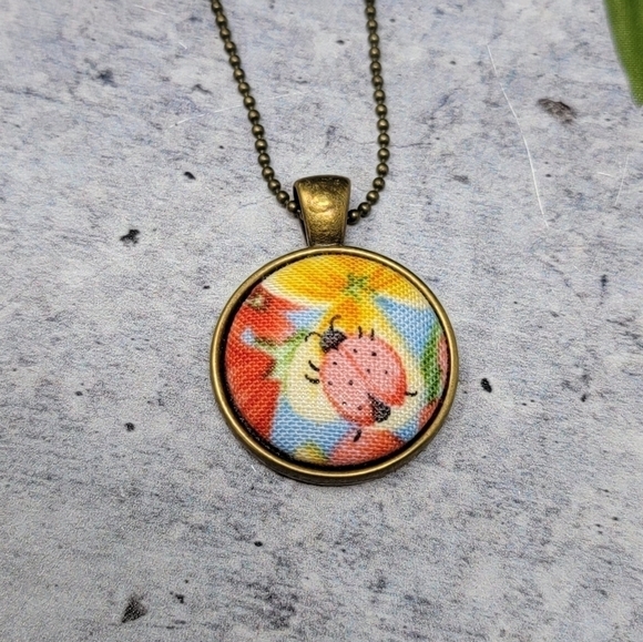 New Handmade | Upcycled Floral Lady Bug Button Necklace - Picture 1 of 3